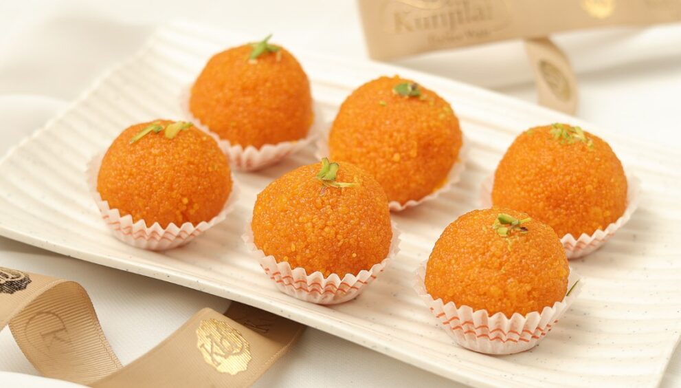 Kunjilal Dalsev Wale - Desi Ghee Boondi Laddu Tastes Great and is Authentic