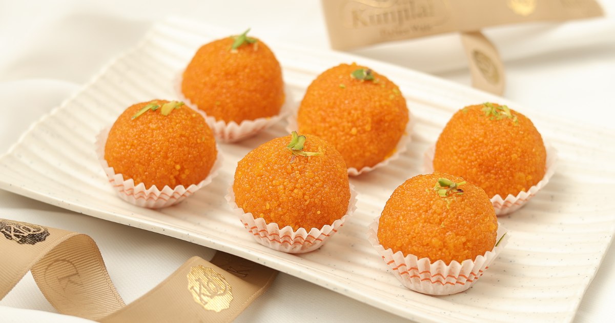 Kunjilal Dalsev Wale - Desi Ghee Boondi Laddu Tastes Great and is Authentic